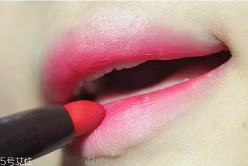 煙熏妝攻略，教你點不一樣的