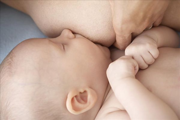 乳頭破裂還能喂奶嗎 喂奶前要清洗乳頭嗎 乳頭破裂還能喂奶嗎 喂奶前要清洗乳頭嗎