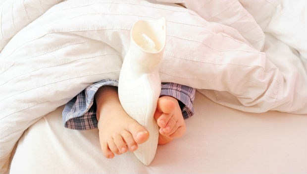 躺在被窩里腳冷怎么辦 6方法讓腳暖起來 躺在被窩里腳冷怎么辦 6方法讓腳暖起來