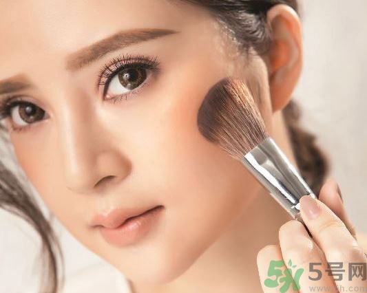 魅力淡妝 讓睫毛根根分明 魅力淡妝 讓睫毛根根分明