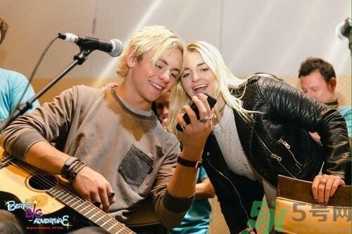 初次見(jiàn)面如何給人好感?