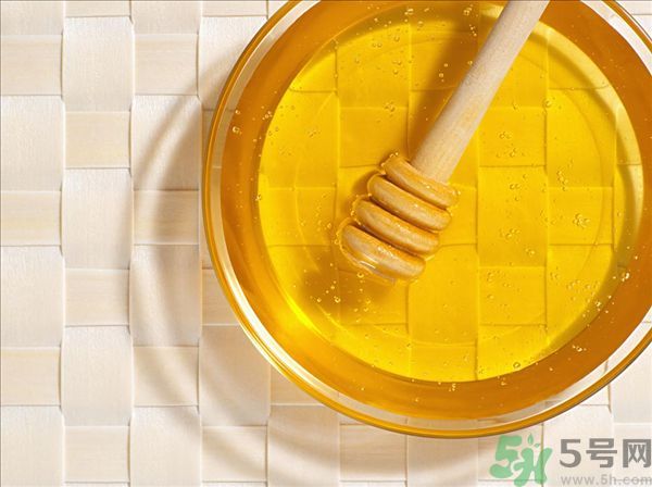 花粉過敏能吃蜂蜜嗎？花粉過敏可以喝蜂蜜嗎？