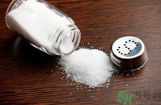 菠蘿和香蕉可以一起吃嗎？菠蘿可以做湯嗎？