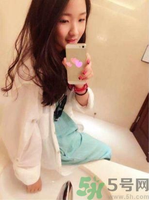 12歲女孩秀成熟自拍正常嗎?12歲女學生性早熟好嗎?