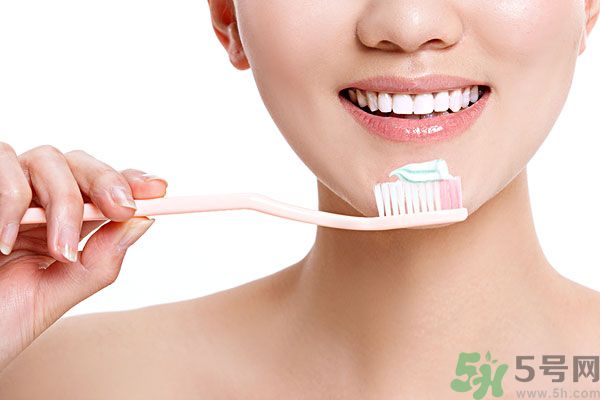 小孩子口腔潰瘍?cè)趺崔k？5歲孩子得了口腔潰瘍?cè)趺崔k？