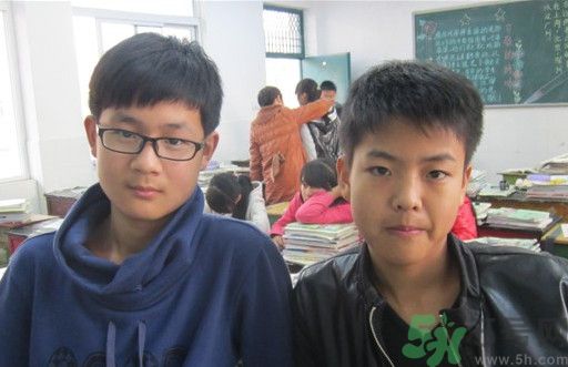 我13歲有點(diǎn)色怎么辦？我13歲有點(diǎn)色正不正常？