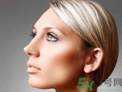 13歲長(zhǎng)白頭發(fā)怎么辦？長(zhǎng)白頭發(fā)的原因是什么？