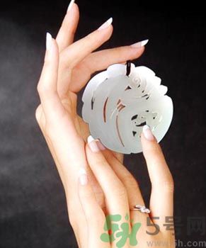 春天手脫皮是怎么辦？春天為什么手會(huì)脫皮？