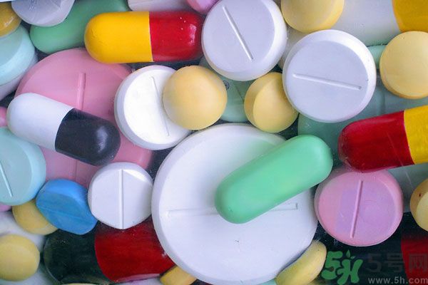 胃藥是飯前吃好還是飯后吃好？胃藥是痛的時候吃嗎？