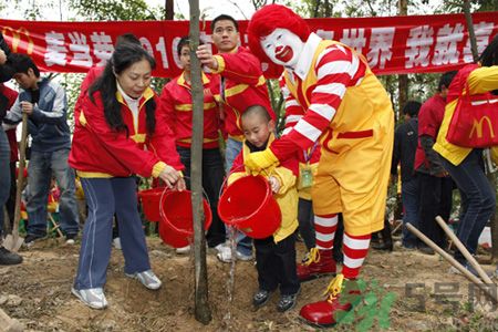 植樹(shù)節(jié)在哪里可以買(mǎi)樹(shù)苗?植樹(shù)節(jié)可以自己種樹(shù)嗎?