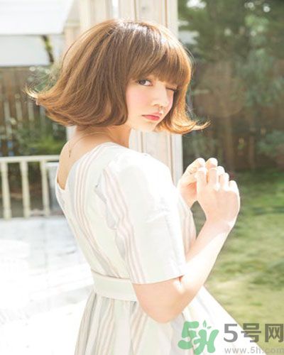 發(fā)尾往外翹怎么辦?3秒讓你成為時(shí)尚可愛的外卷造型