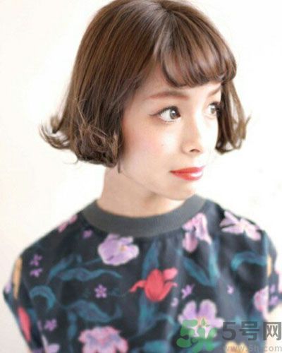 發(fā)尾往外翹怎么辦?3秒讓你成為時(shí)尚可愛的外卷造型