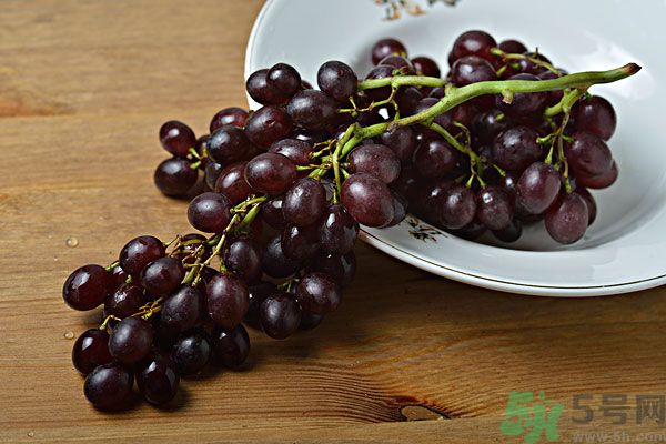 吃葡萄對皮膚好嗎？吃葡萄可以延緩衰老嗎？