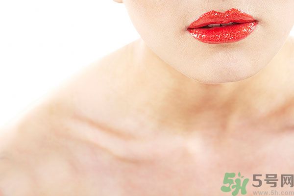 春天嘴上起泡怎么回事？春天嘴唇起泡怎么辦？