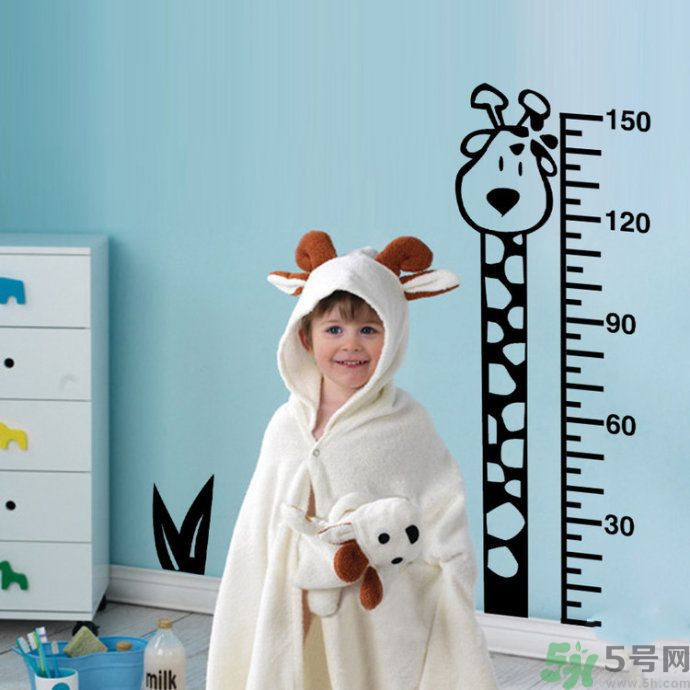 很多人都想長(zhǎng)高一點(diǎn)，確長(zhǎng)不高，只是想想而已，永遠(yuǎn)不行動(dòng)。很多人都嫌棄自己長(zhǎng)得太矮了，卻沒(méi)有什么補(bǔ)救措施。不要以為成年后就不能改變自己身高了。按著這個(gè)來(lái)，你會(huì)發(fā)現(xiàn)不一樣！