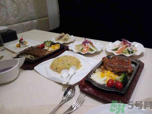 吃西餐刀叉怎么拿？吃西餐的正確方法是什么？