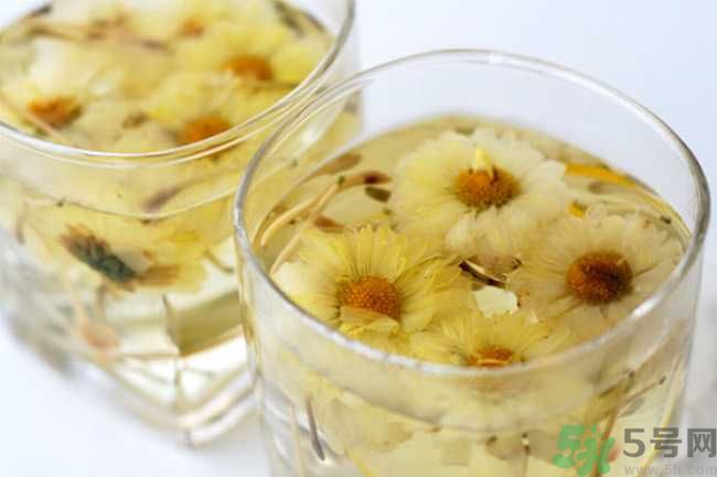 春天喝菊花茶好嗎？女性春天喝什么茶最好？