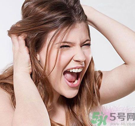 頭發(fā)分叉怎么辦？頭發(fā)油怎么辦？