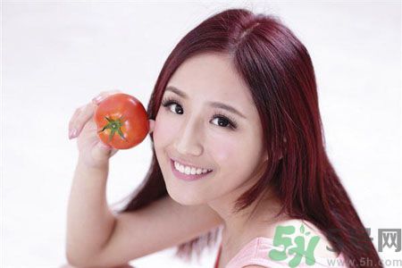 長痘痘肌膚干燥怎么辦？肌膚干燥吃什么食物好？