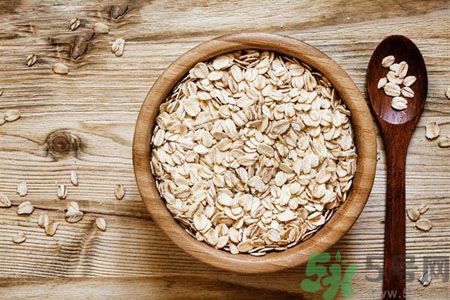 長痘痘肌膚干燥怎么辦？肌膚干燥吃什么食物好？