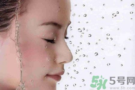 皮膚起皮怎么辦？皮膚起皮用什么護膚品？