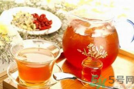 枸杞泡水有什么害處？枸杞泡水喝有什么好處？