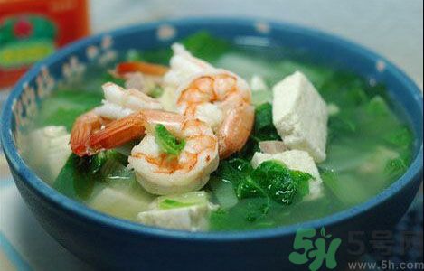 菠菜可以喝豆腐一起吃嗎？菠菜可以喝蝦一起吃嗎？