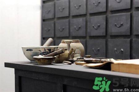 痛經(jīng)怎么辦能快速止痛？痛經(jīng)吃什么比較好？