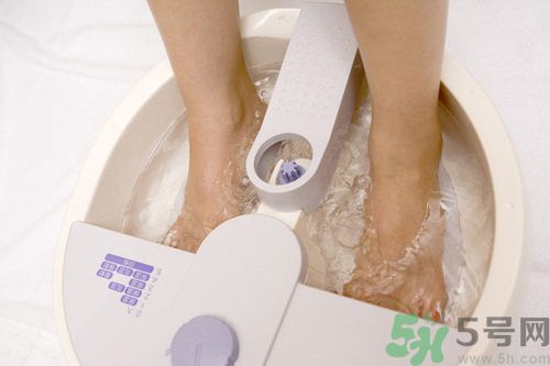 吃晚飯后多久可以泡腳？晚飯后泡腳好嗎？