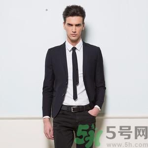 做仰臥起作可以練腹肌嗎？怎樣快速練出腹?。? width=