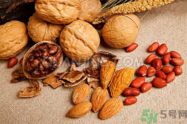 吃新鮮水果能抗皺嗎？防皺紋要吃什么？