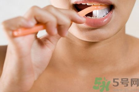 牙齦出血是怎么回事？牙齦出血怎么辦？