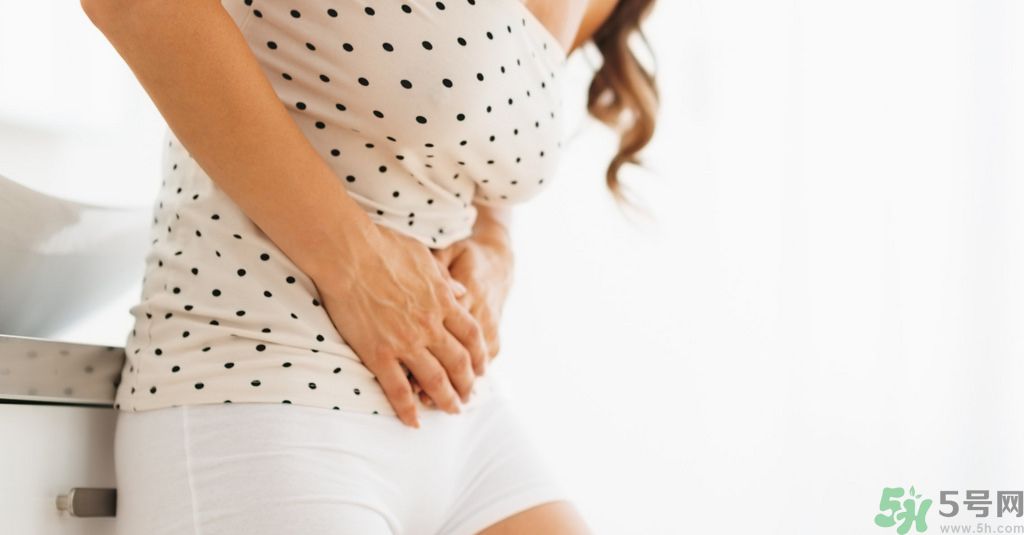 肚子摸起來涼冰冰的是怎么回事？肚臍上面涼怎么辦？