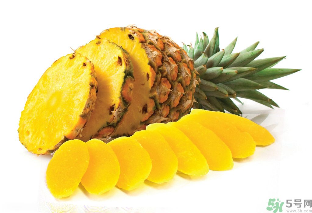菠蘿發(fā)黑能吃嗎？菠蘿為什么要用鹽水泡？