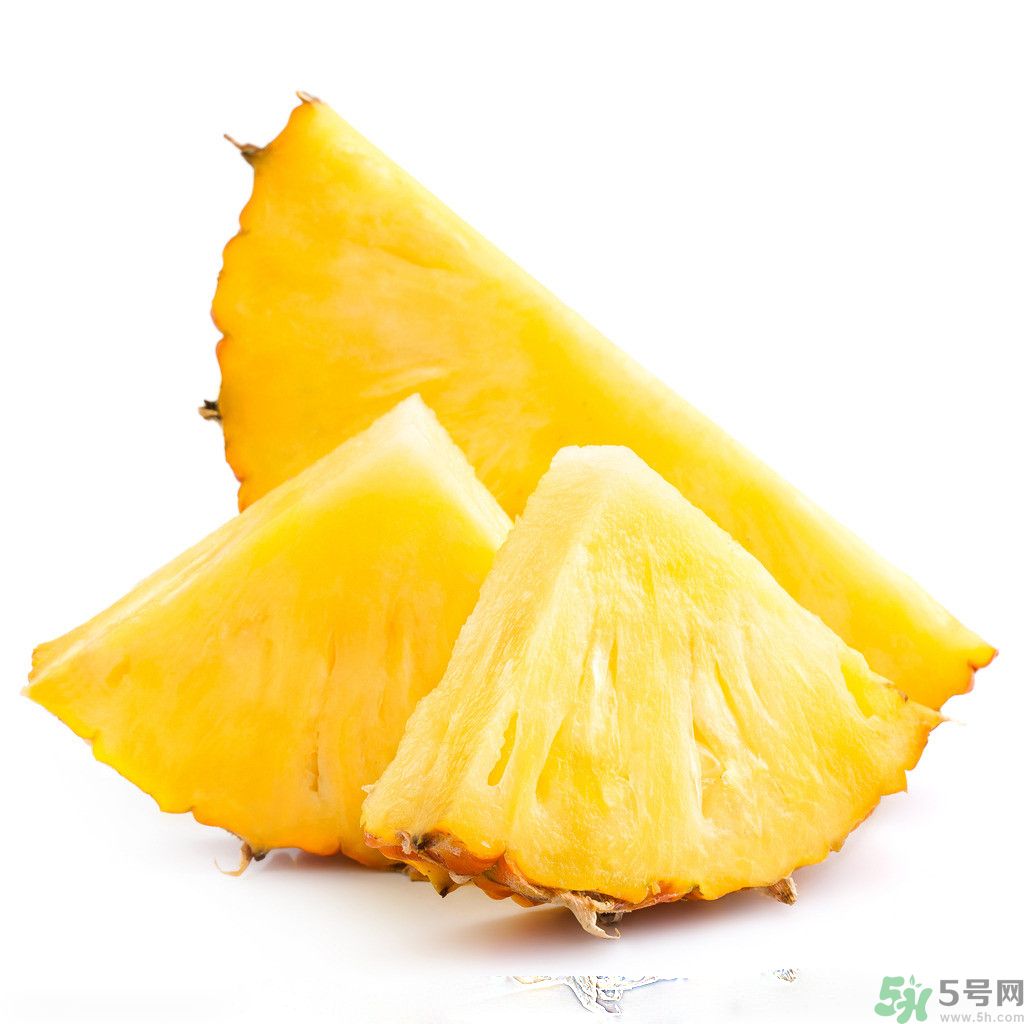 菠蘿發(fā)黑能吃嗎？菠蘿為什么要用鹽水泡？