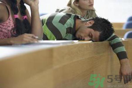 睡覺流口水是什么原因？睡覺流口水怎么辦？