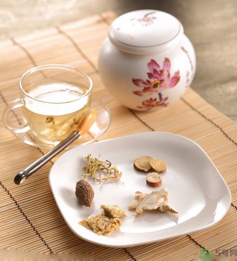 月經有血塊是怎么回事？月經有血塊怎么調理？