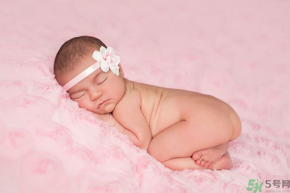 寶寶趴著睡覺好嗎？寶寶趴著睡覺是怎么回事？