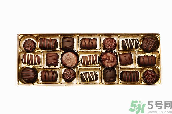 游泳前吃巧克力好嗎？游泳前吃什么好？