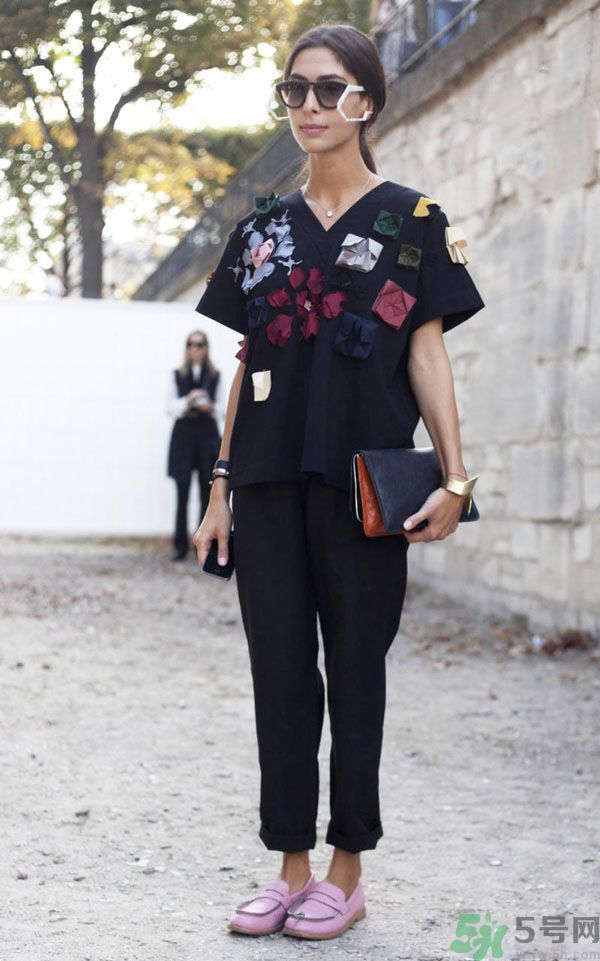 腿不夠長要穿什么？腿不夠長要穿它成就長腿！