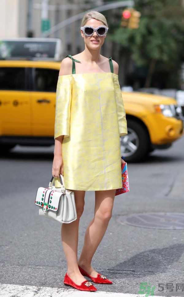 腿不夠長要穿什么？腿不夠長要穿它成就長腿！