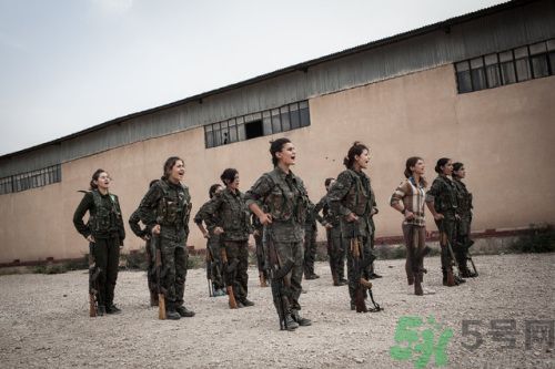 公交車遇到色狼怎么辦？防色狼手冊教你一招搞定！