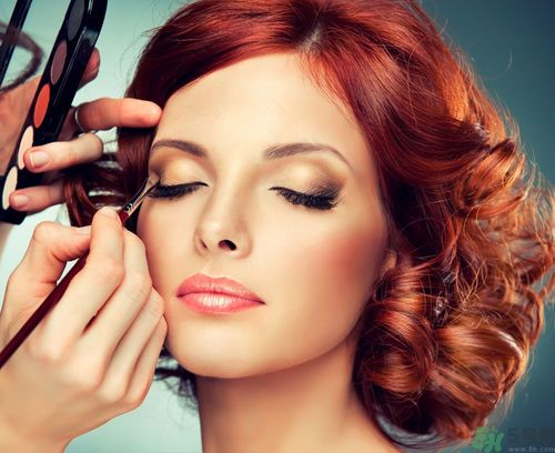 怎樣化妝不傷皮膚？化妝對皮膚有傷害嗎？