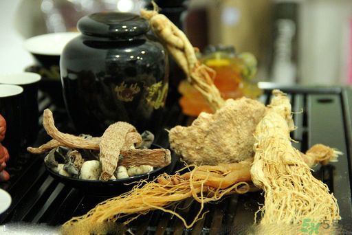 月經(jīng)量多怎么辦？月經(jīng)量多是什么原因？