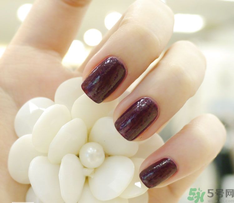 指甲油怎么去掉？指甲油有什么危害？