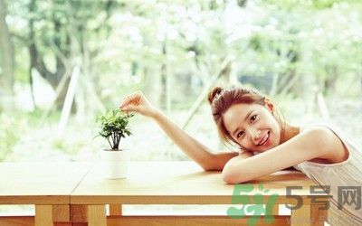 皮膚暗黃是缺水嗎？肌膚補(bǔ)水怎么補(bǔ)？