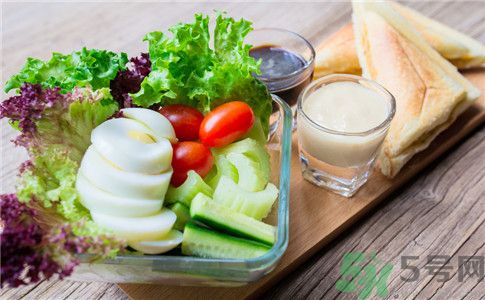 吃什么食物容易得腎結(jié)石？腎結(jié)石不能吃什么？