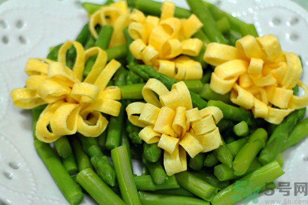 蘆筍開花了還可以吃嗎？蘆筍尾部開花能吃嗎？