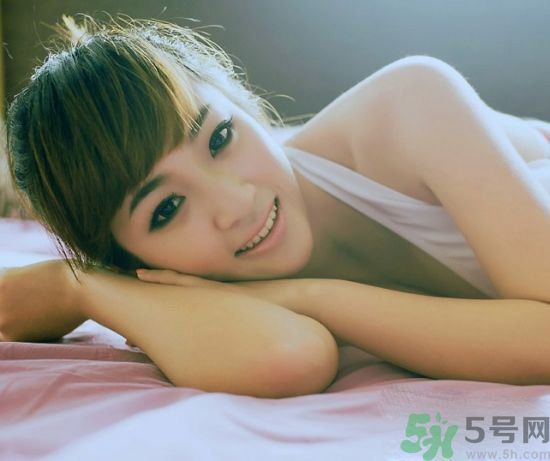 來月經(jīng)乳房脹痛怎么辦？來月經(jīng)乳房脹痛是什么原因？