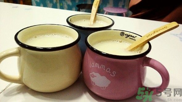 小葉增生可以喝豆?jié){嗎？小葉增生可以吃蜂蜜嗎？